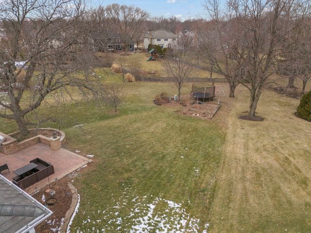 381 Prairie Knoll Drive, Naperville, IL 60565