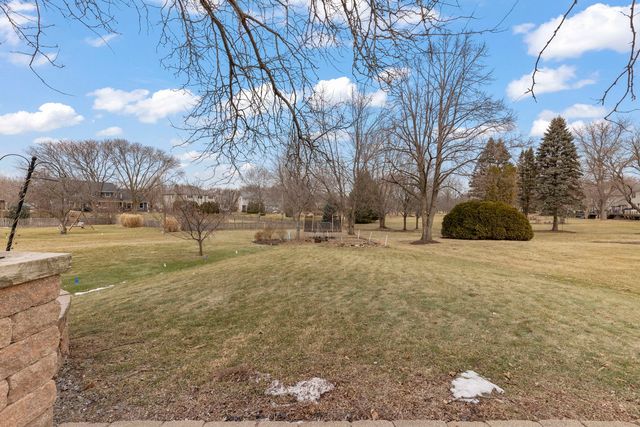 381 Prairie Knoll Drive, Naperville, IL 60565