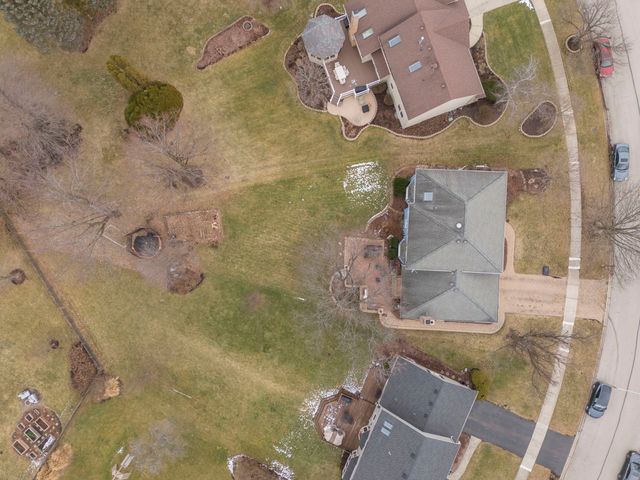 381 Prairie Knoll Drive, Naperville, IL 60565