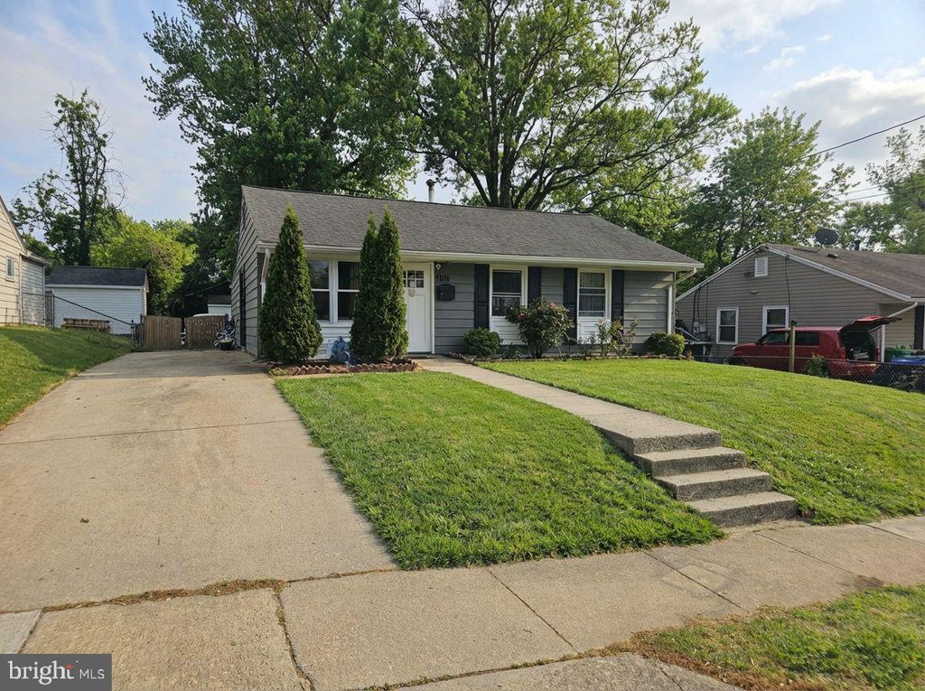 1111 WESTFIELD DR, Oxon Hill, MD 20745