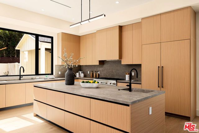 18100 Karen Drive, Tarzana (los Angeles), CA 91356