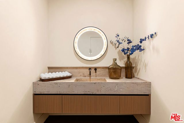 18100 Karen Drive, Tarzana (los Angeles), CA 91356