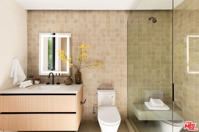 18100 Karen Drive, Tarzana (los Angeles), CA 91356