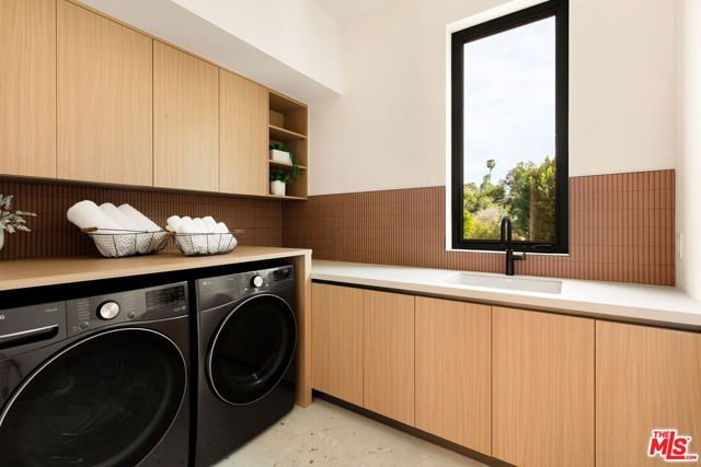 18100 Karen Drive, Tarzana (los Angeles), CA 91356