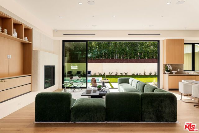 18100 Karen Drive, Tarzana (los Angeles), CA 91356