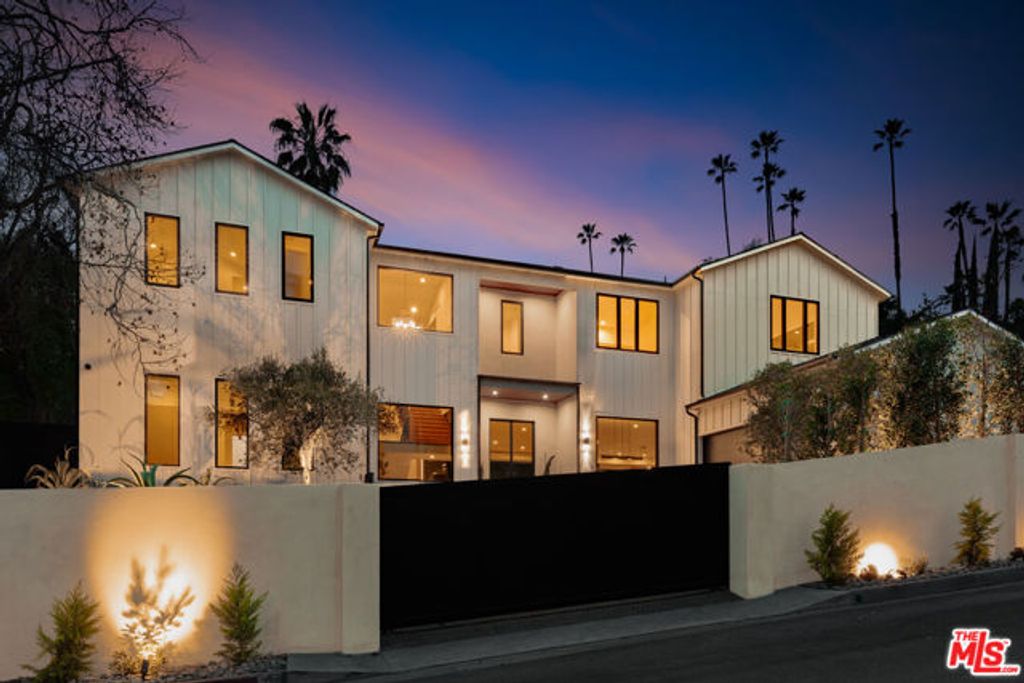 18100 Karen Drive, Tarzana (los Angeles), CA 91356