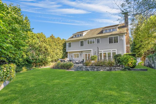 93 Mansfield Avenue, Darien, CT 06820