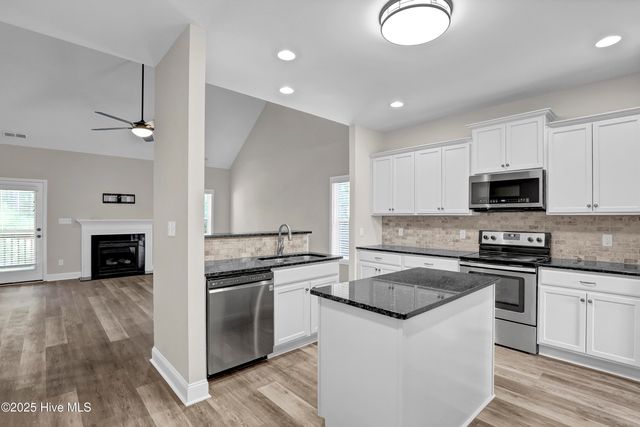 64 Scrub Oaks Drive, Hampstead, NC 28443