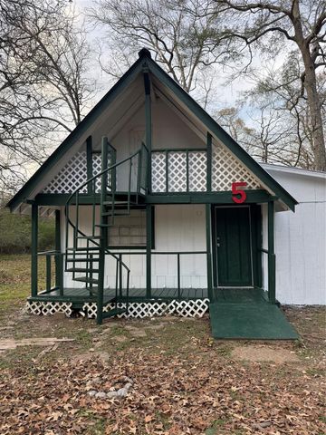 900 Mohawk Drive, Montgomery, TX 77316