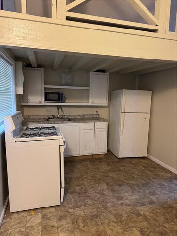 900 Mohawk Drive, Montgomery, TX 77316