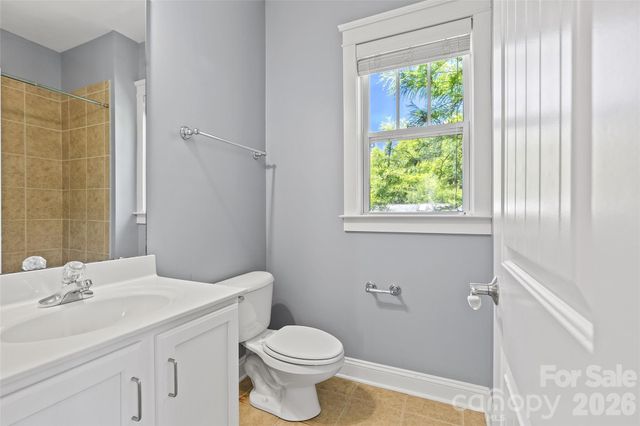540 Dubois Court, Charlotte, NC 28208