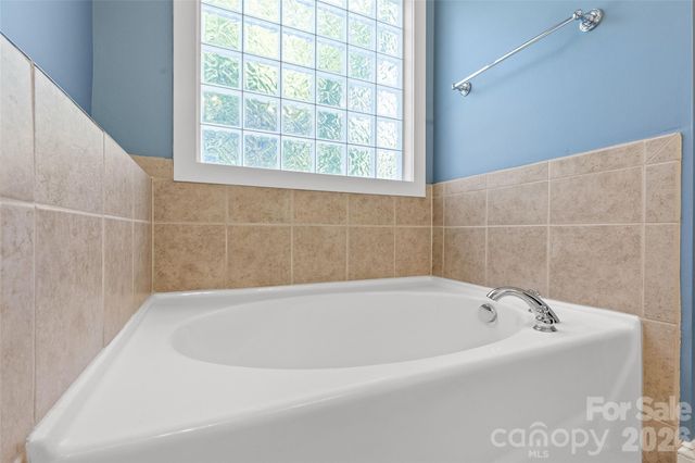 540 Dubois Court, Charlotte, NC 28208