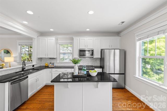 540 Dubois Court, Charlotte, NC 28208