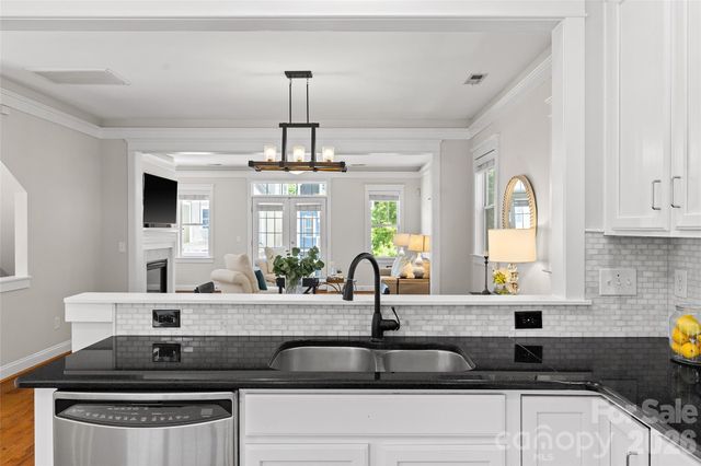 540 Dubois Court, Charlotte, NC 28208
