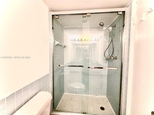 1825 S Ocean Dr 614, Hallandale Beach, FL 33009