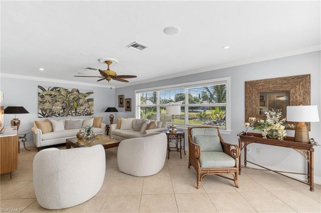 1904 Countess CT, Naples, FL 34110