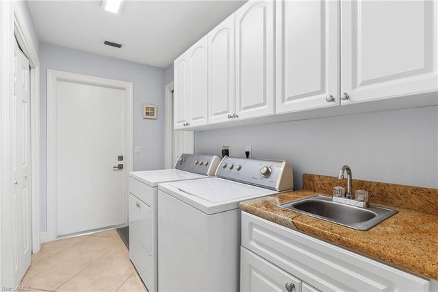 1904 Countess CT, Naples, FL 34110