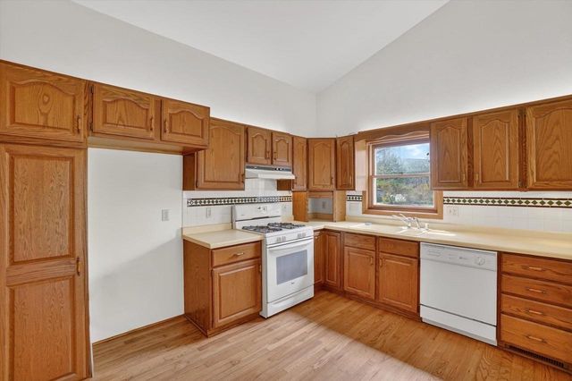 224 Deer Ridge Drive, West Bend, WI 53095
