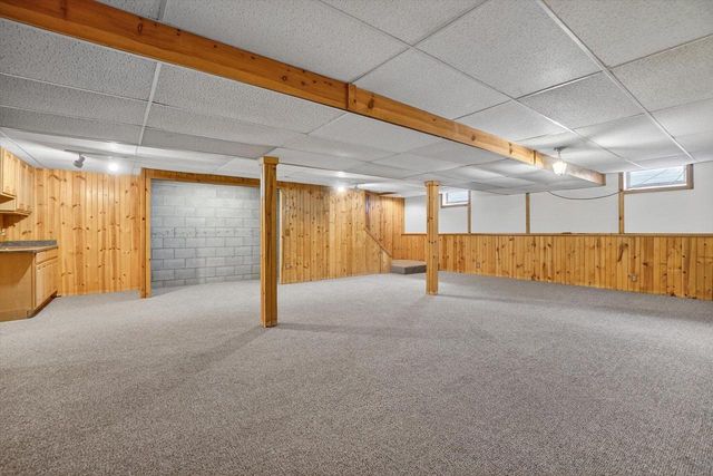 224 Deer Ridge Drive, West Bend, WI 53095