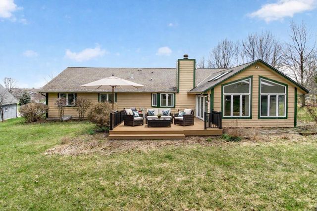 224 Deer Ridge Drive, West Bend, WI 53095