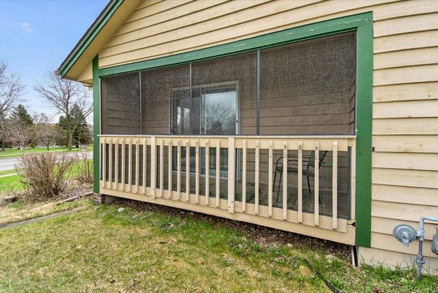 224 Deer Ridge Drive, West Bend, WI 53095