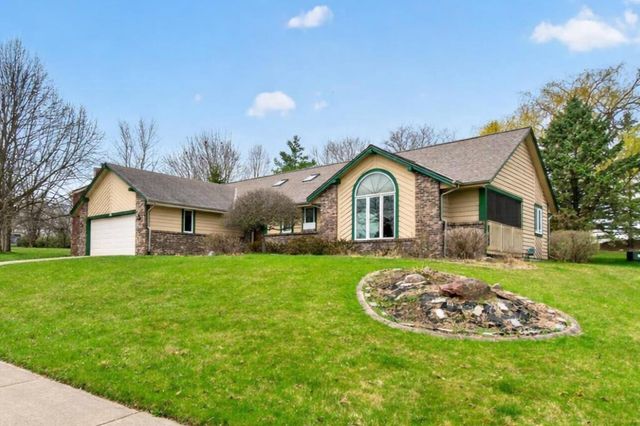 224 Deer Ridge Drive, West Bend, WI 53095