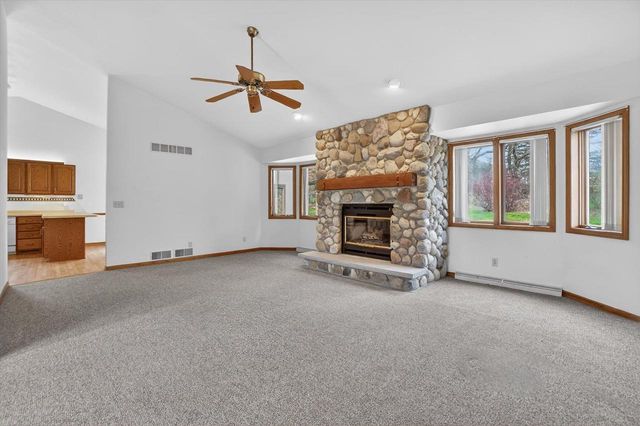 224 Deer Ridge Drive, West Bend, WI 53095