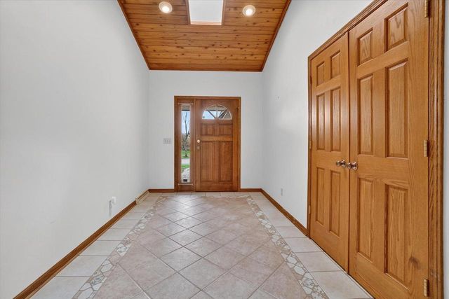 224 Deer Ridge Drive, West Bend, WI 53095
