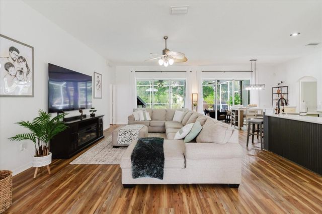 9601 REGENTS PARK DRIVE, Tampa, FL 33647