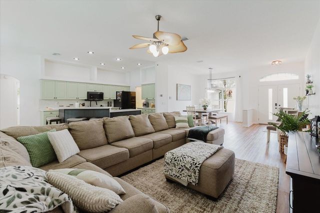 9601 REGENTS PARK DRIVE, Tampa, FL 33647