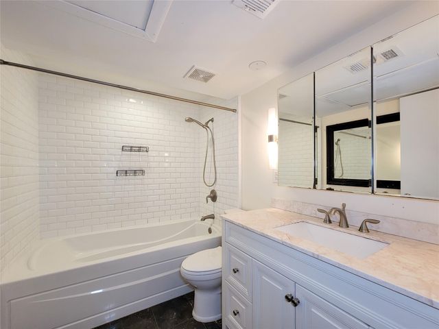 2243 W Alabama Street B, Houston, TX 77098