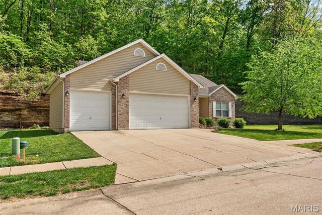 1250 Konert Valley Drive, Fenton, MO 63026