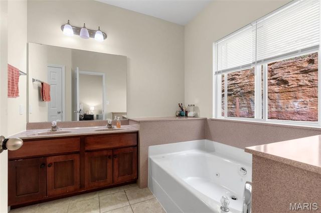 1250 Konert Valley Drive, Fenton, MO 63026