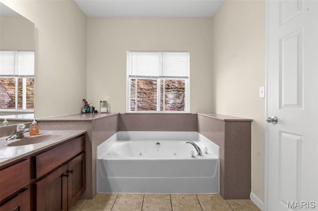 1250 Konert Valley Drive, Fenton, MO 63026
