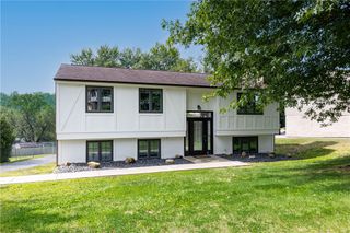 230 Dodd Dr, South Strabane, PA 15301