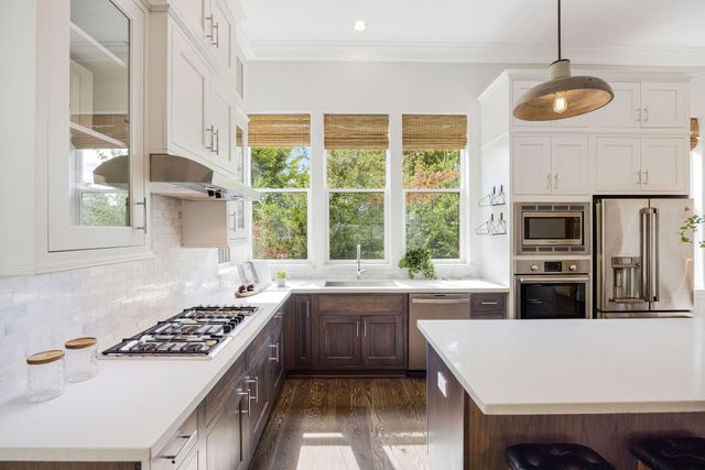 612 E 20th Street B, Houston, TX 77008