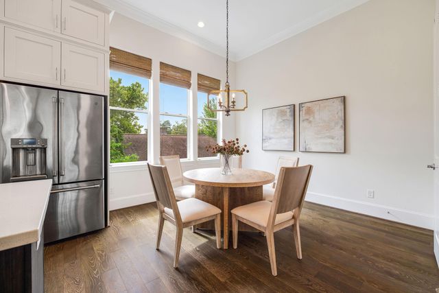 612 E 20th Street B, Houston, TX 77008