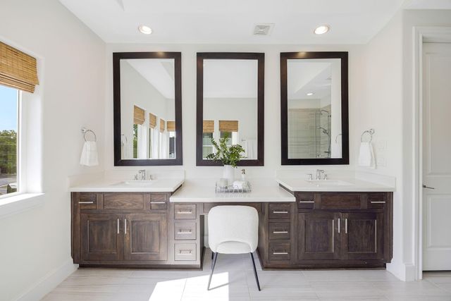 612 E 20th Street B, Houston, TX 77008