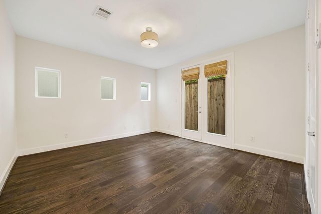 612 E 20th Street B, Houston, TX 77008