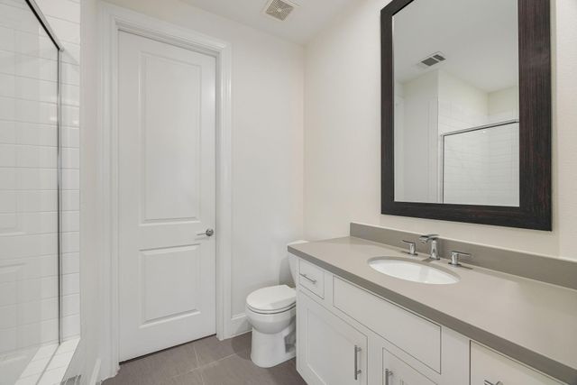612 E 20th Street B, Houston, TX 77008