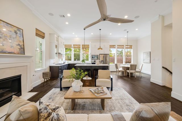 612 E 20th Street B, Houston, TX 77008