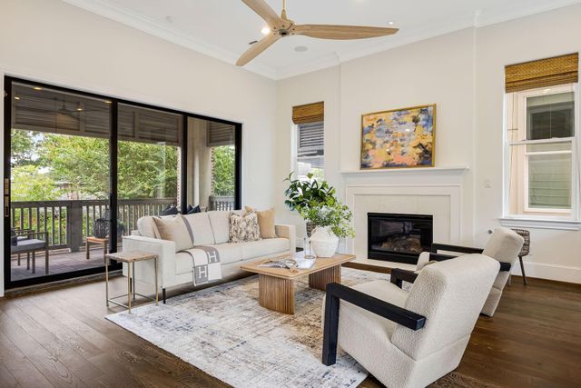 612 E 20th Street B, Houston, TX 77008