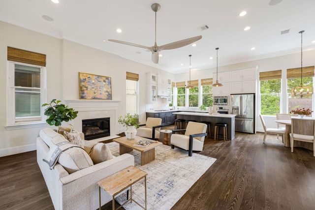 612 E 20th Street B, Houston, TX 77008