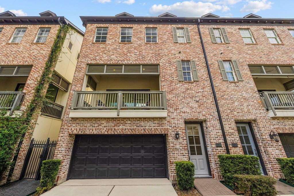 612 E 20th Street B, Houston, TX 77008