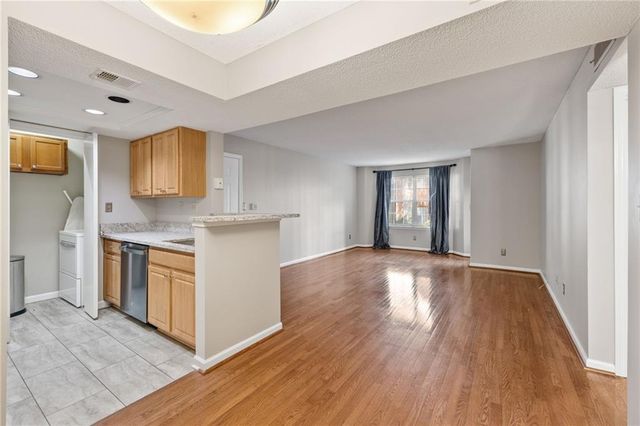 2054 Chastain Park Court NE, Atlanta, GA 30342