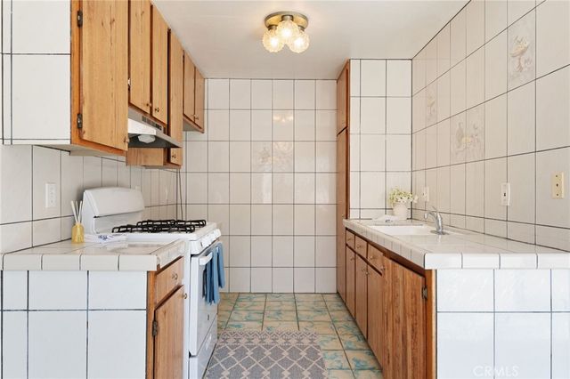 1127 Monroe Street, Lake Elsinore, CA 92530