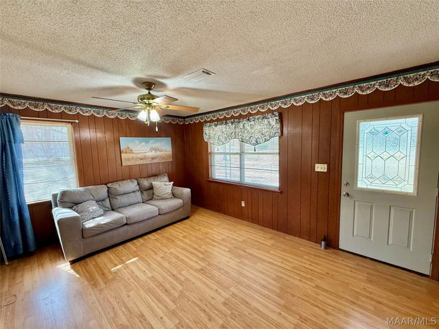 206 County Road 900 ., Selma, AL 36701