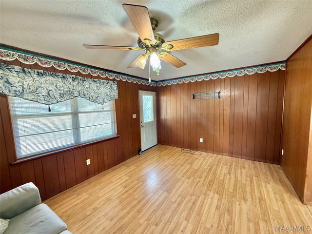 206 County Road 900 ., Selma, AL 36701