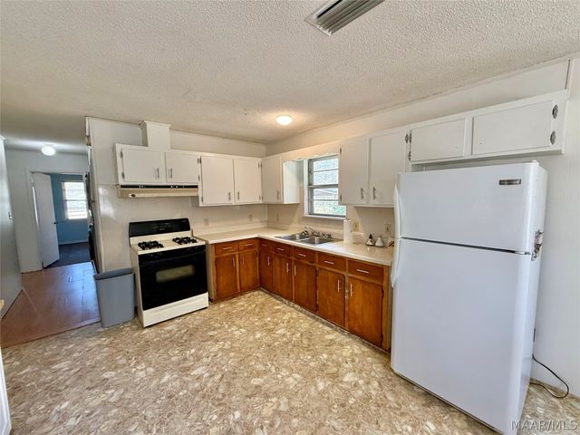 206 County Road 900 ., Selma, AL 36701