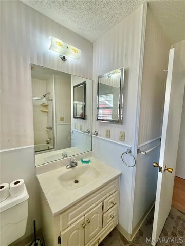 206 County Road 900 ., Selma, AL 36701